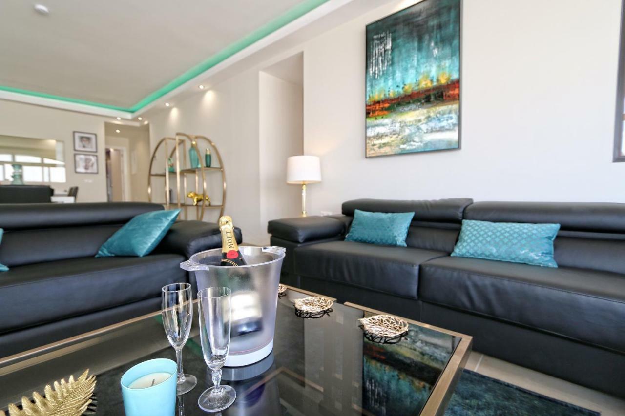 Beachfront Luxury Residence, Playas Del Duque, Puerto Banus, Appartamento